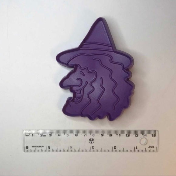 Vintage Hallmark Holiday Themed Cookie Cutters (7) - Picture 8 of 8